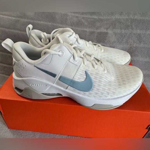 Nike Women’s Zoom Bella 6 White/LT Armory Blue DR5720-106 Size 9.5 - Picture 7 of 9